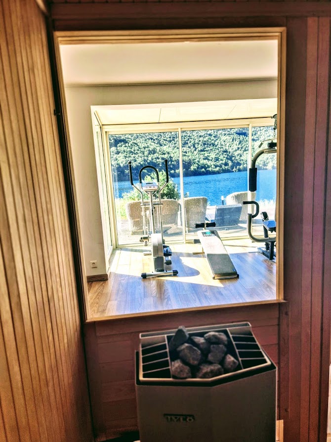 sauna - salle de sport - vue lac